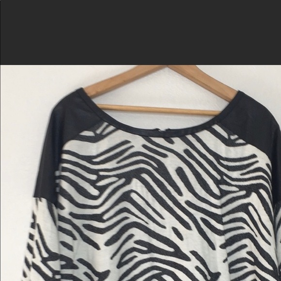 NWOT Trouve Zebra Print Knit Sweater - Picture 2 of 7